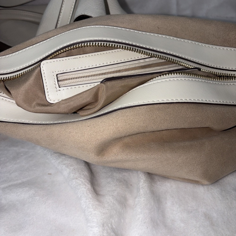 Sondra Roberts Squared Handbag 2 For 1 Removable Pouch Cream Pebbled Gold Accent - Picture 4 of 12